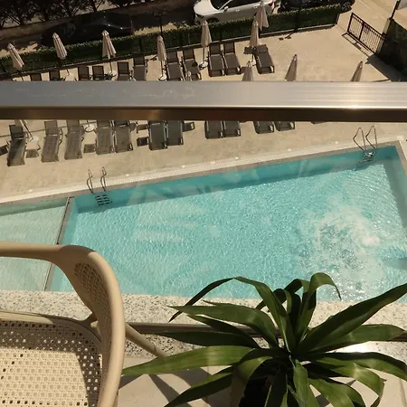 Pineamare Golem, Durres * Голем