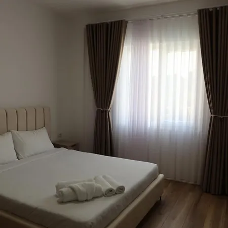 Pineamare Golem, Durres * Голем